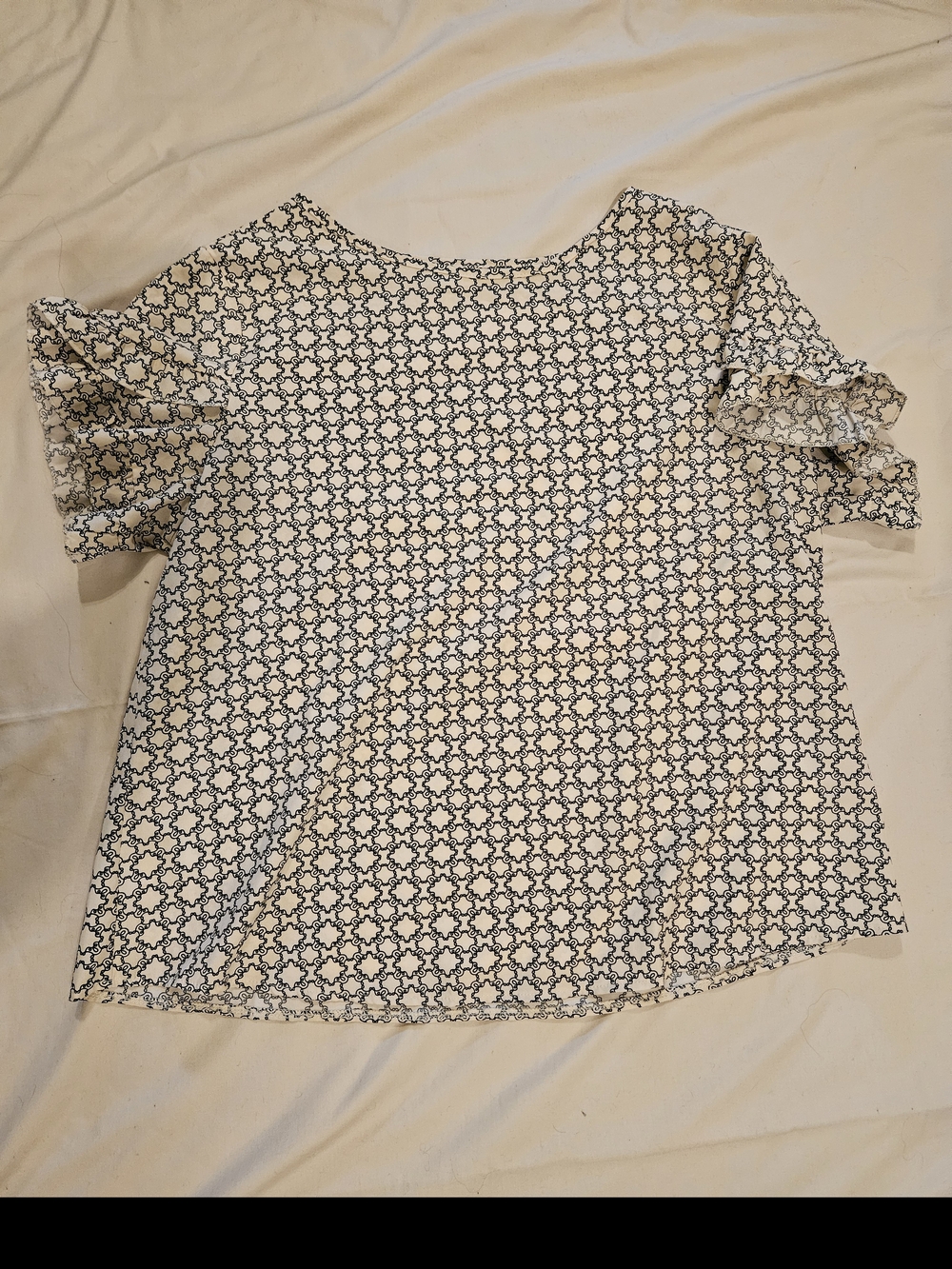Printed Ruffle Sleeve Women’s Top - Black & Cream